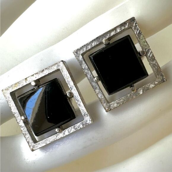 Silver tone Square  Black  vintage cuff links - Picture 1 of 7